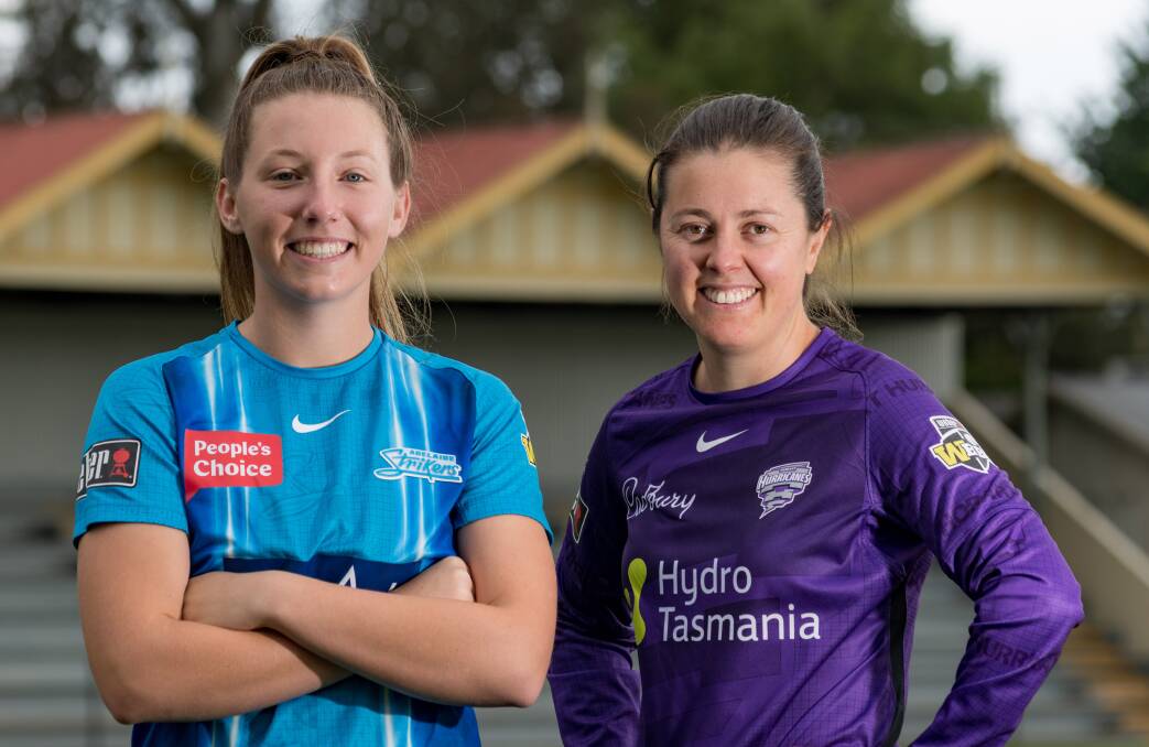 READY: Adelaide Striker Darcie Brown and Hobart Hurricane Molly Strano. Picture: Phillip Biggs