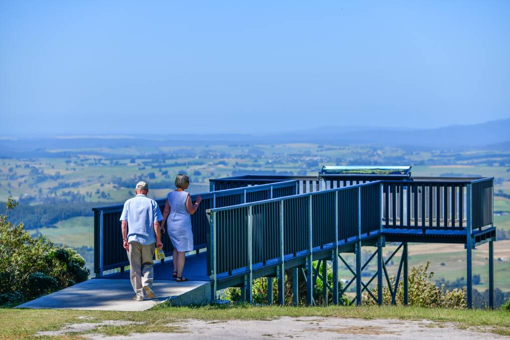 TOURIST ROUTE: The Sideling lookout. Picture: Scott Gelston 