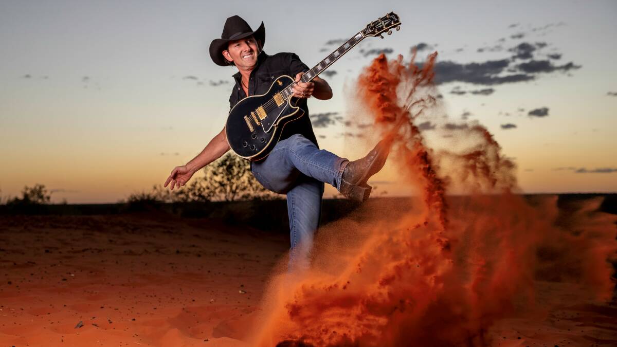 LIVING LEGEND: Lee Kernaghan will play in Launceston in November. Picture: Supplied
