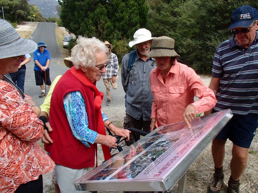 UNVEILED: Rita Blazely inspects the new signage with Clean Up Australia Day volunteers. Picture: Supplied 