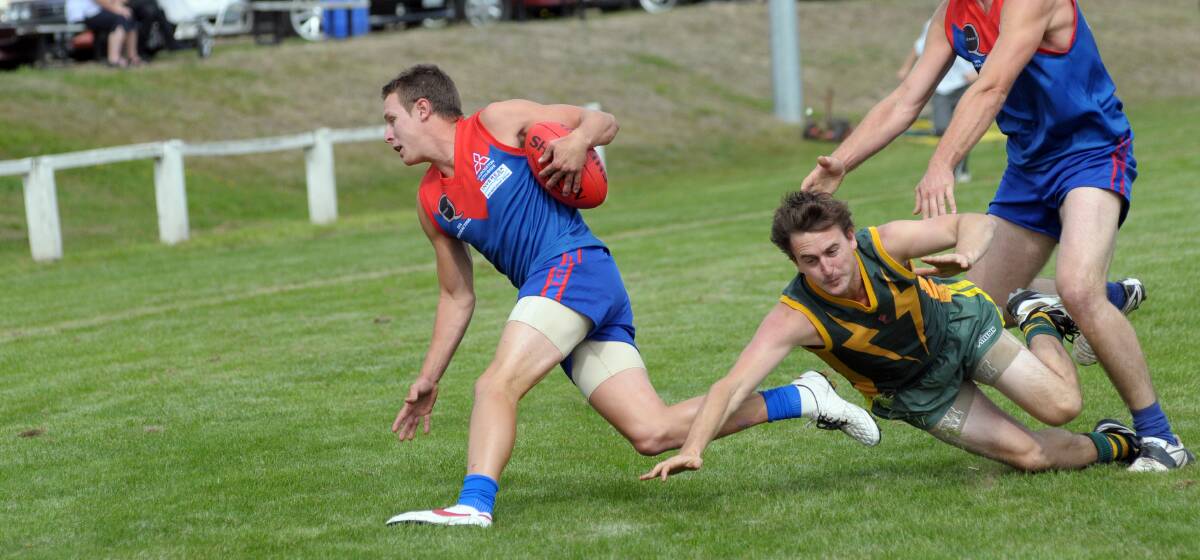 DEE RETURN: Ex-TSL forward Sonny Whiting playing for Lilydale in 2010. 