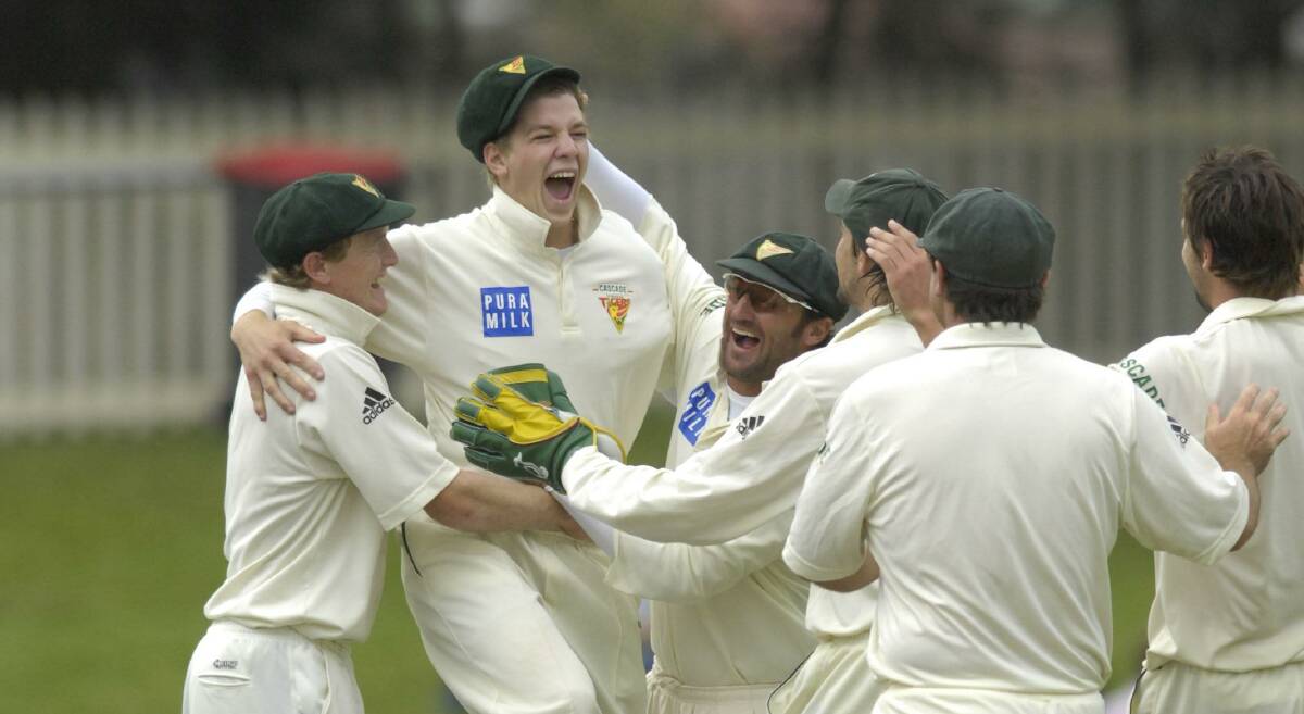 Bailey and Paine celebrate together in 2007 
