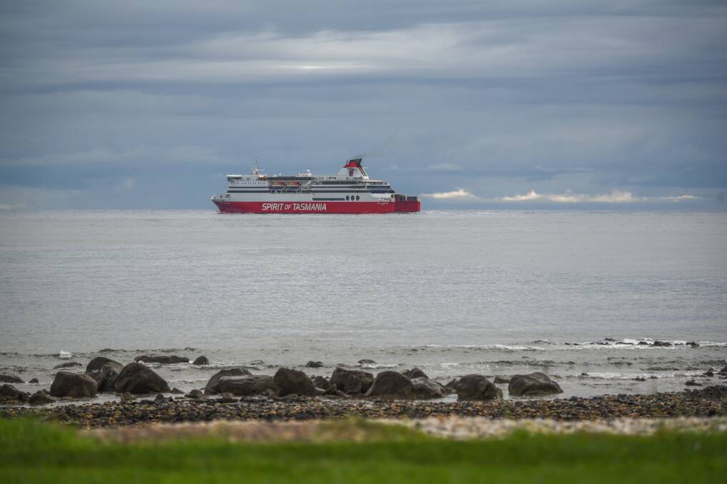 Sea captain voices concern over Bass Strait catamaran rumours