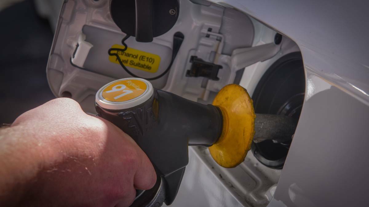 The RACT says motorists should avoid buying unleaded fuel for more than $1.40 a litre. 