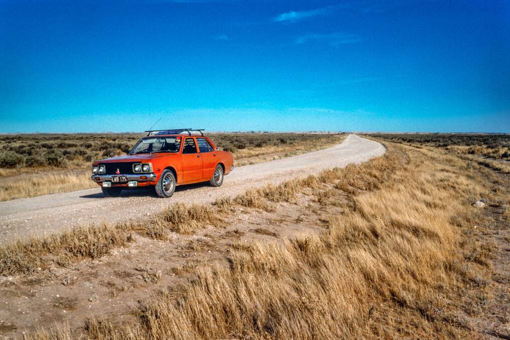 The Corona-virus on the road to Mungo, outback NSW, January 1991.