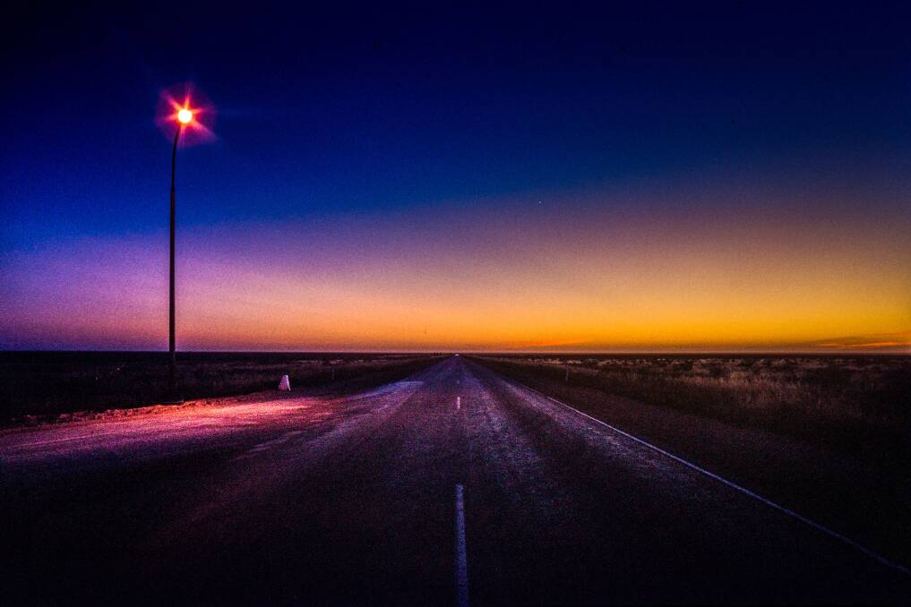 Lonley light, Eyre Highway