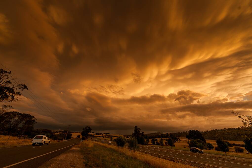 A stormy sunset over the Midland HIghway near Breadalbane.