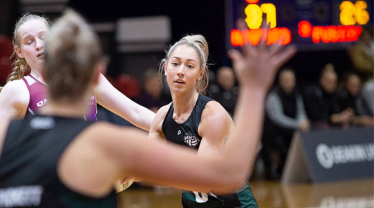 THE PAIN: Launceston-raised Magpies midcourter Shelby Miller shows the discontent looking down court for options. Picture: Magpies Netball