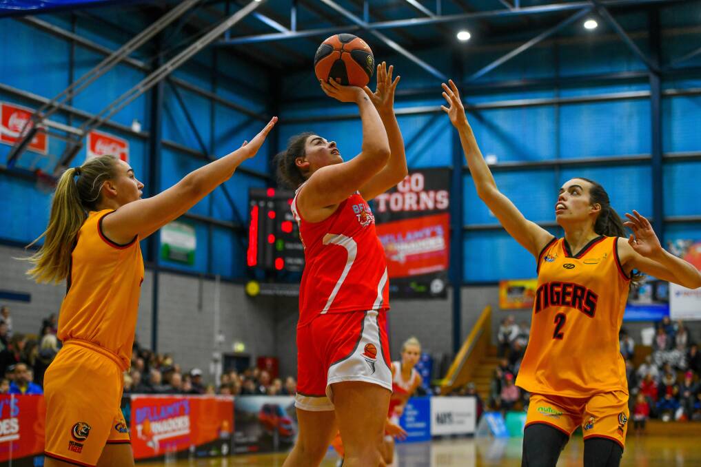 IN THE ZONE: Ellie Collins's shooting ways again proved to be the thorn in the side of the Melbourne Tigers. Picture: Scott Gelston