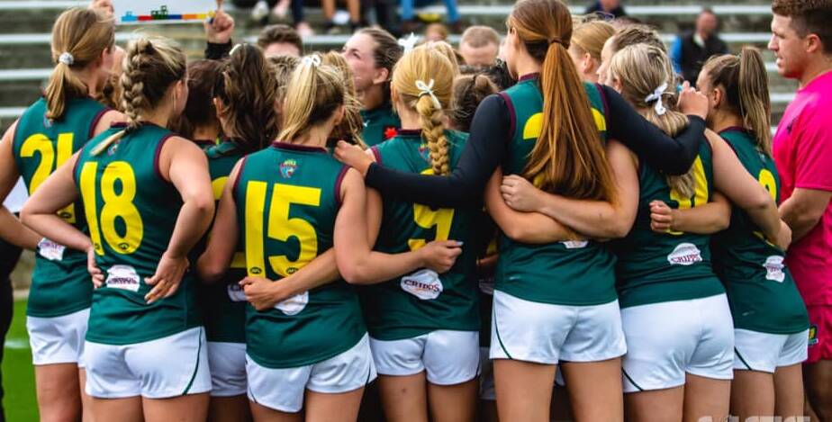 HUDDLE IN: Tasmania Devils are keeping tight knit while learning the NAB League ropes. Picture: Solstice Digital