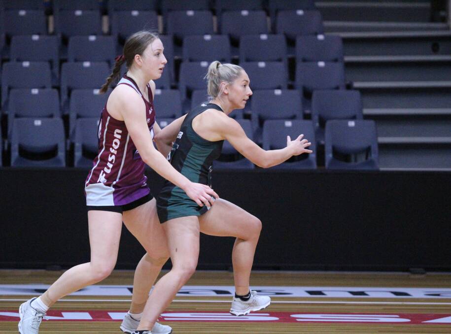 ON THE RUN: Launceston talent Shelby Miller gestures for the ball on Saturday for Tasmanian Magpies. Pictures: Magpies Netball