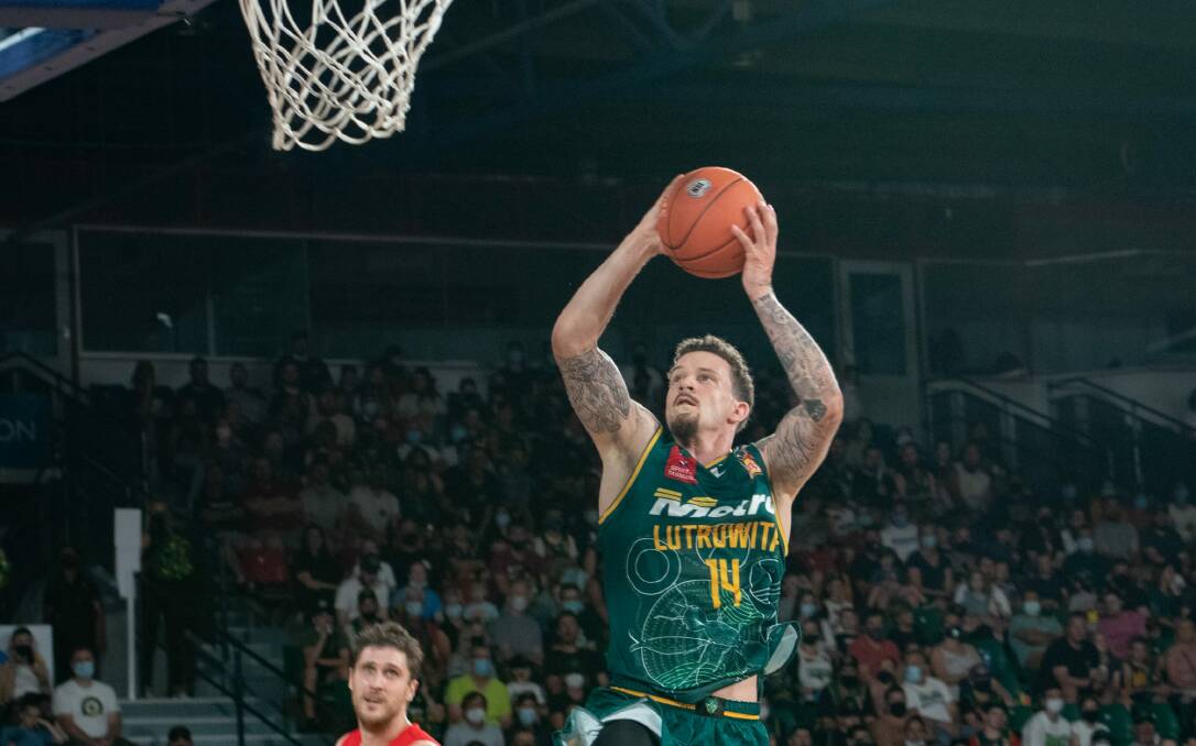 GREAT MEMORIES: Former JackJumpers guard Josh Adams drives against Perth Wildcats at the Silverdome. He has departed the club after an outstanding season. Picture: Paul Scambler