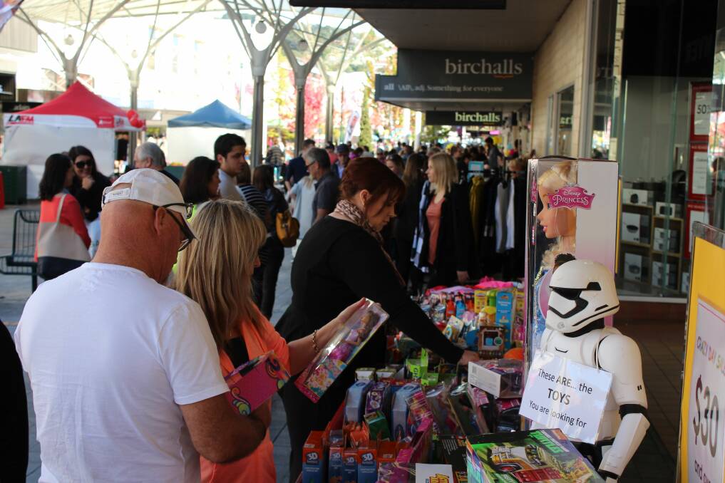 BARGAINS: Crazy Day 2017 brought a huge crowd to the Launceston CBD. Most retail businesses are expected to participated in the CityProm event in 2018. Picture: Hamish Geale