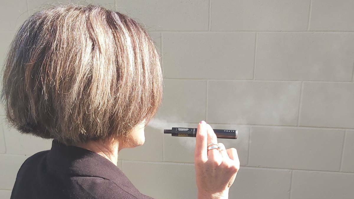 Push to legalise vaping amid COVID labelled 'irresponsible and insane'