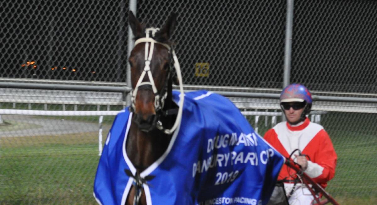 Izaha after his win in the Danbury Park Cup. He faces a tough task off 30m at Devonport on Friday night.