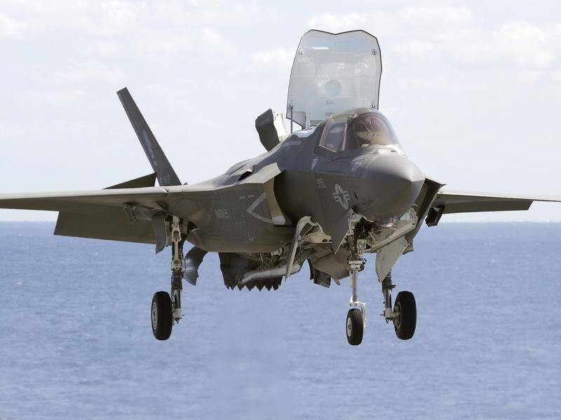 A US F-35B fighter jet has crashed after colliding with a refuelling tanker over California.