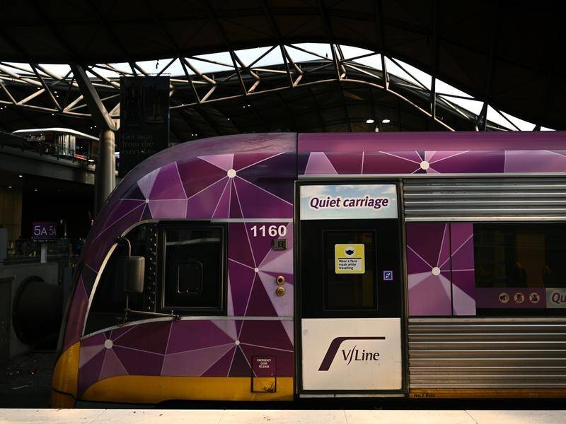 V-Line train journeys will be half the price should the Victorian opposition win office next month. (Joel Carrett/AAP PHOTOS)