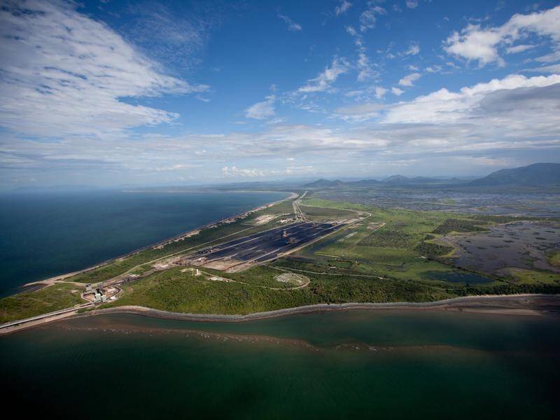 The Queensland government has dropped its prosecution over Abbot Point coal terminal discharges.