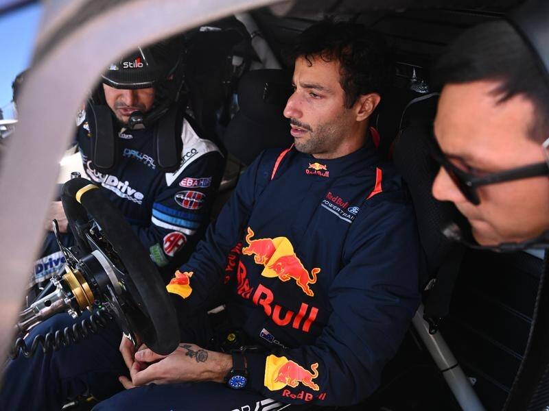 Australian Daniel Ricciardo (centre) wants to make the most of his second chance in F1. (Joel Carrett/AAP PHOTOS)