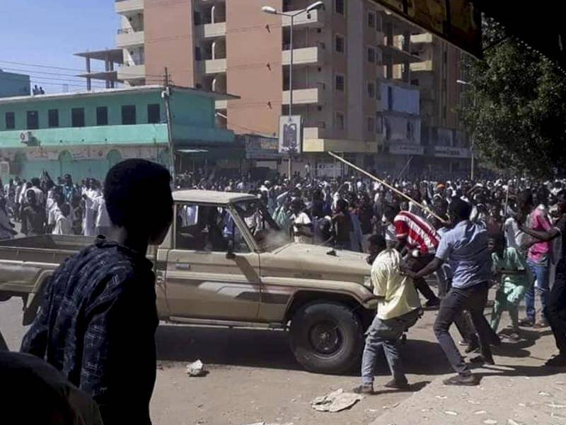 Anti-government protesters in the Sudanese city of Kordofan.