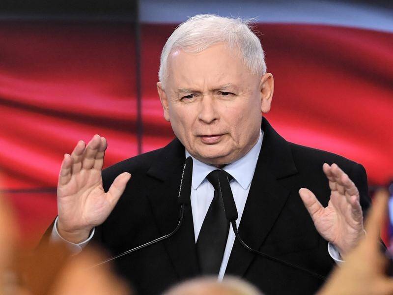 Jaroslaw Kaczynski, the leader of Poland's ruling conservatives, admits Israeli spyware was bought.