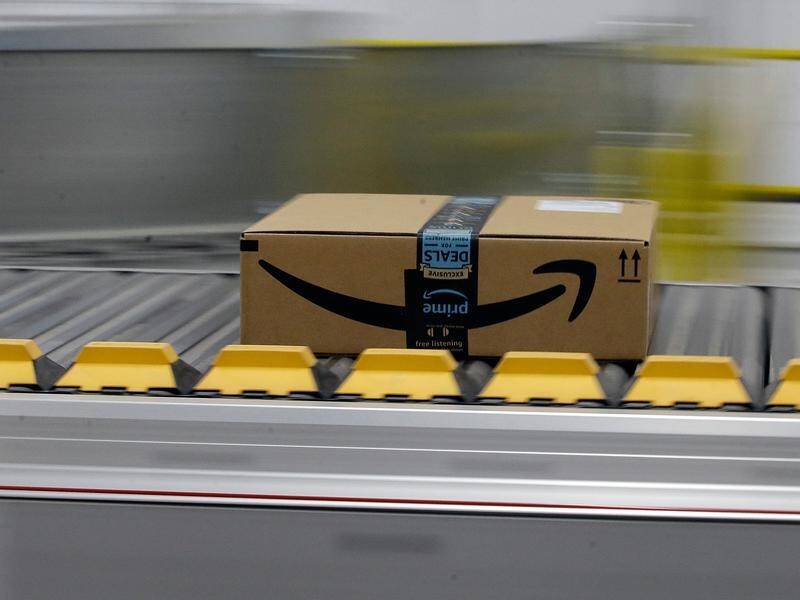 President Donald Trump has again criticised how much Amazon.com pays the US Postal Service.