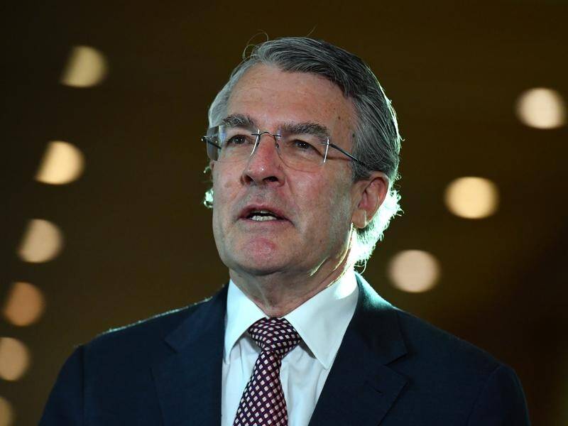 Mark Dreyfus hopes a bill to establish a federal integrity body can be brought forward in September. (Mick Tsikas/AAP PHOTOS)