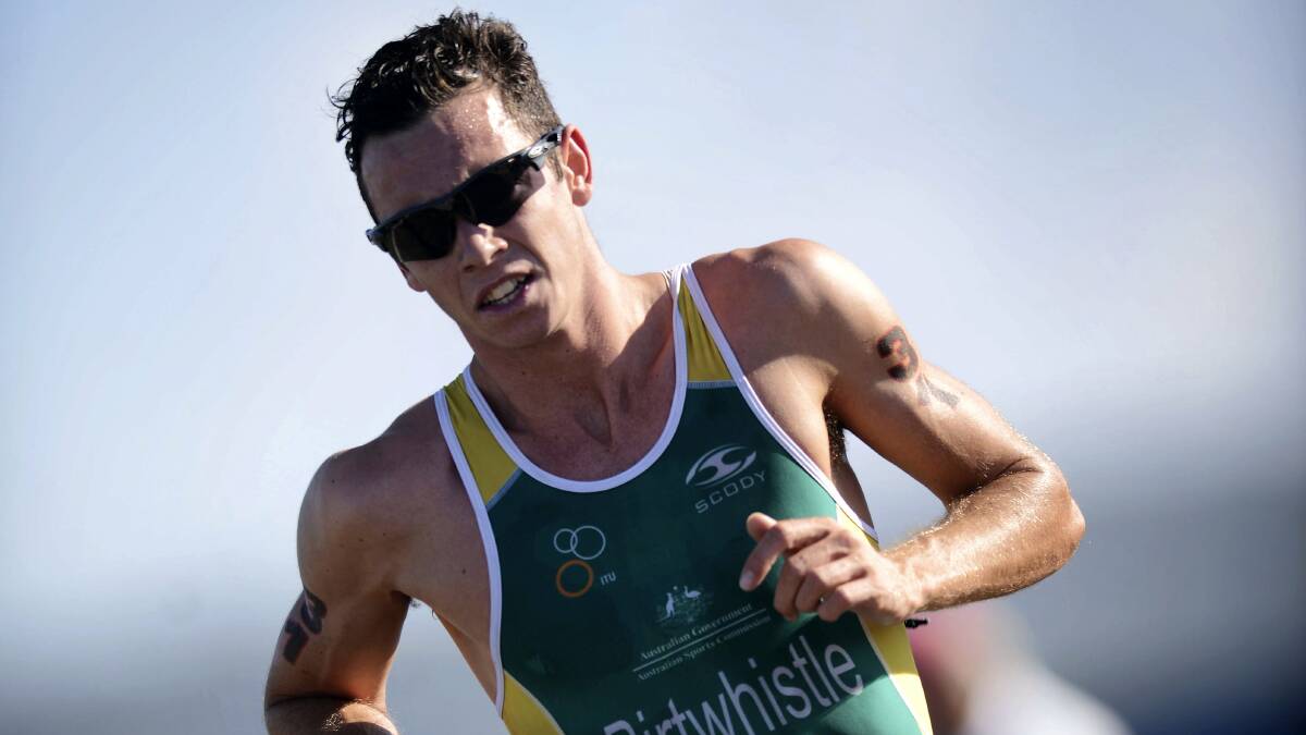 Launceston's  Jake Birtwhistle  charged home in the run leg to claim the  world junior title at the ITU duathlon championships in Spain at the weekend.
