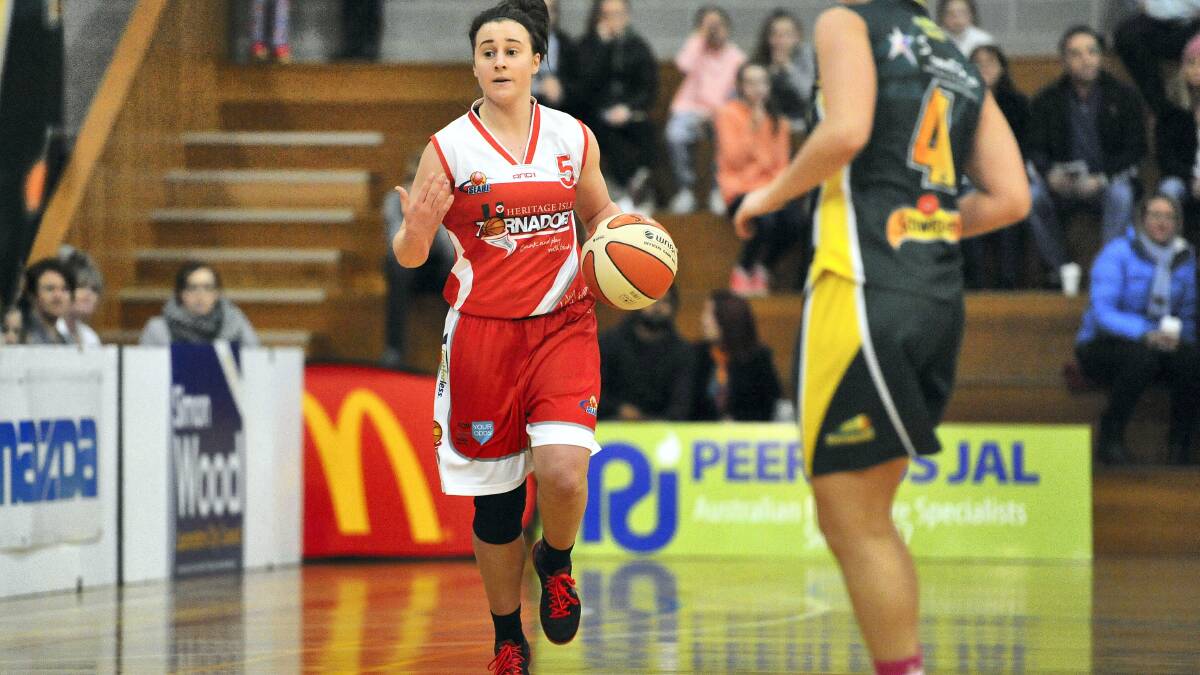  Lauren Mansfield in action for the Launceston Tornadoes against Dandenong in August. The 24-year-old will continue with the club for a third season.