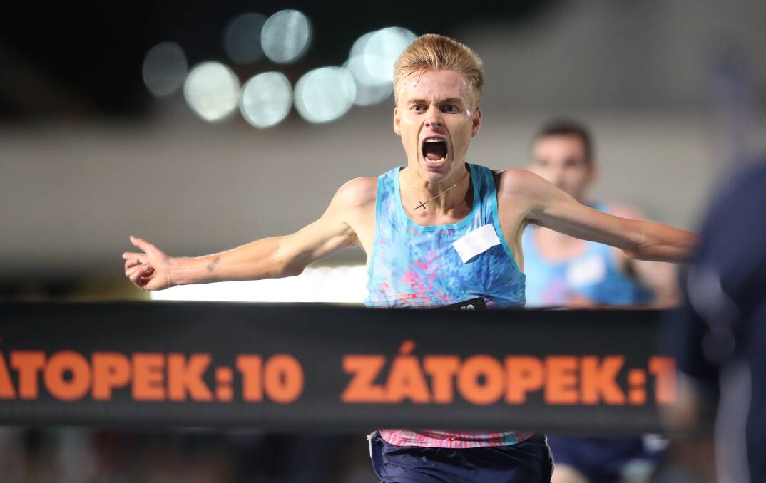 Take Zat: Stewart McSweyn wins the 1500m at the Zatopek championships in Melbourne. Picture: AAP 