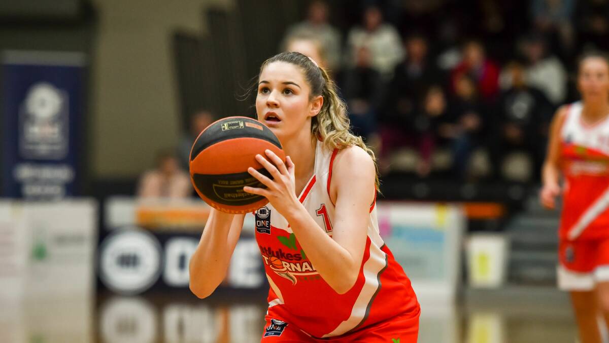 O'No: Sarah O'Neill contributed 32 points in a losing cause for the Launceston Tornadoes.
