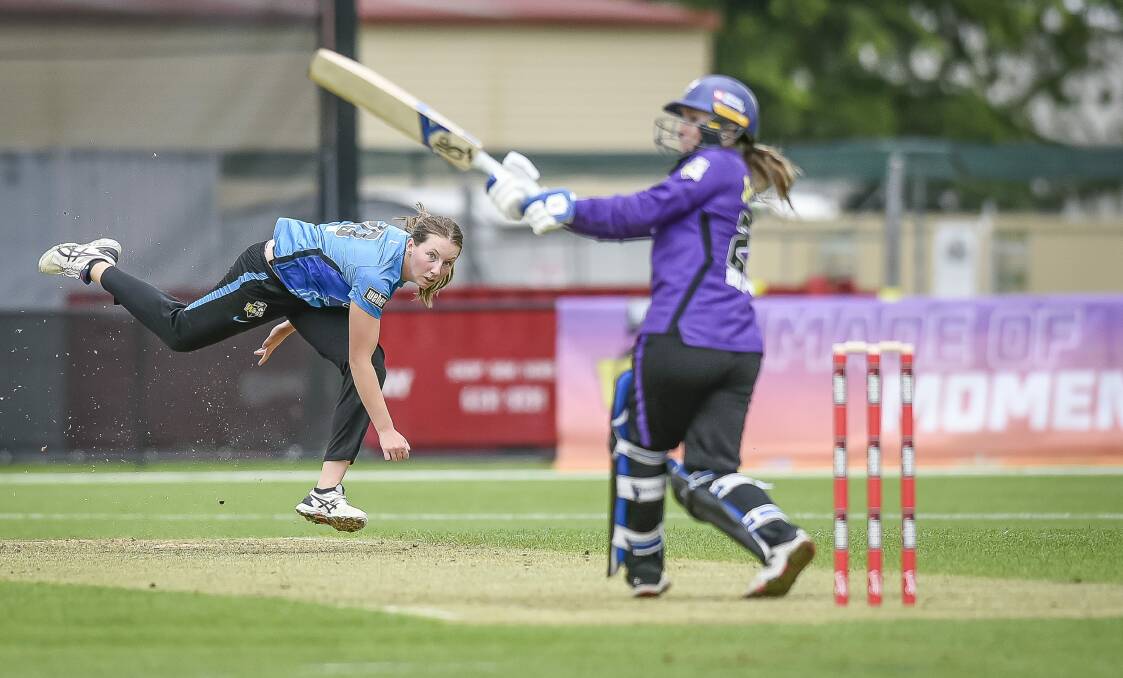 Quick learners: Adelaide Strikers bowler Darcie Brown and Hurricanes batter Mignon du Preez demonstrate the quality of the WBBL. Picture: Craig George
