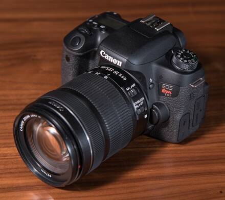 The Canon 750D is a bigger camera than the Lumix.