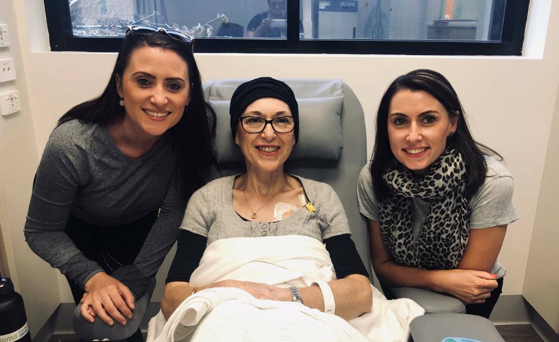 PROMISE: Jacqui and Natalie Gray with their mother Diane before she died of cancer in 2019. Picture: supplied