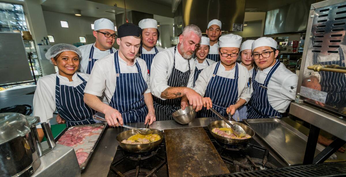 World-renowned chef teaches TasTAFE students technique