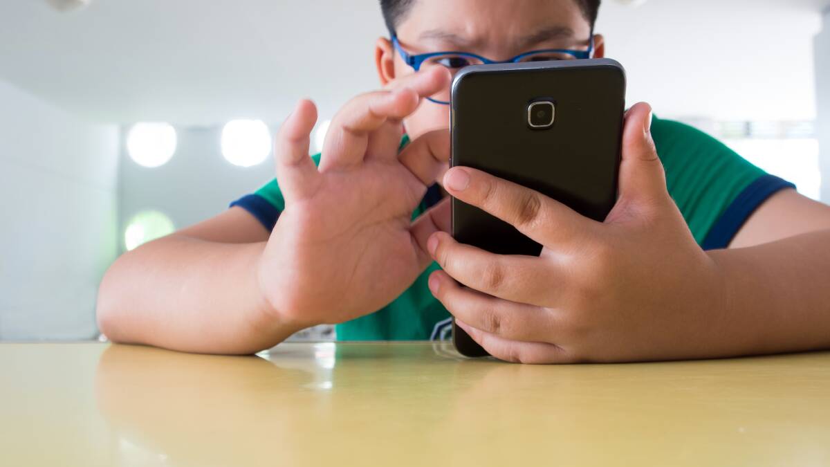 Smartphone use ‘increases risk’ of cyberbullying: psychologist