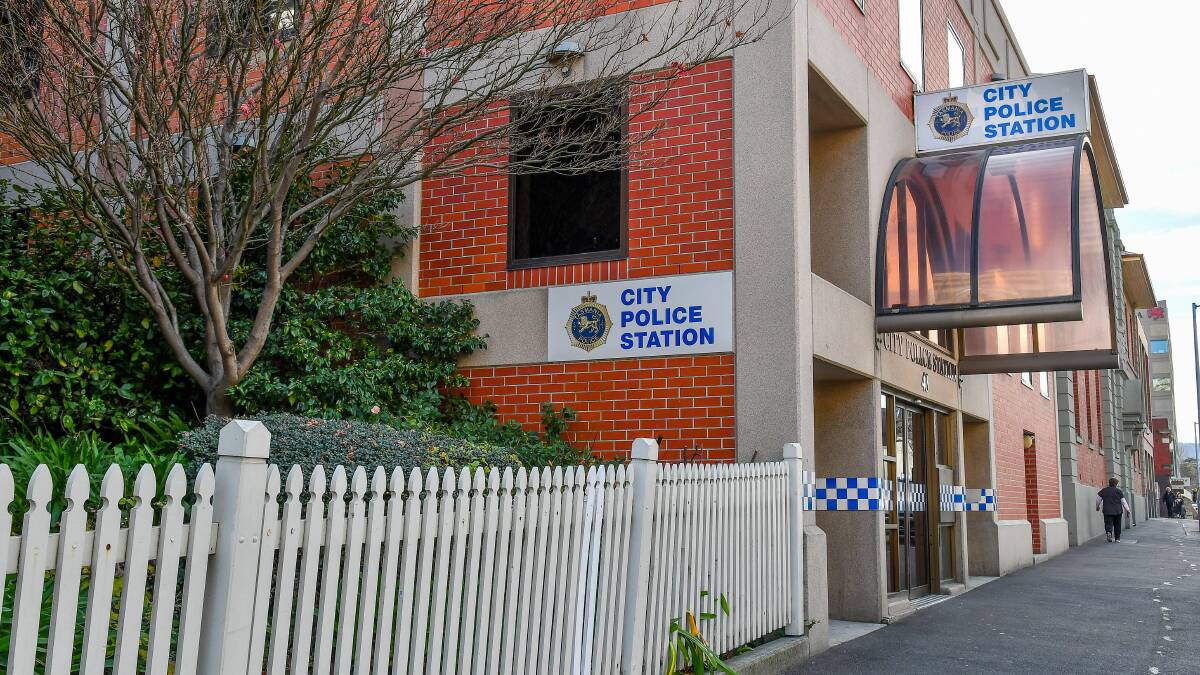 Man stabbed after brawl at Glenorchy