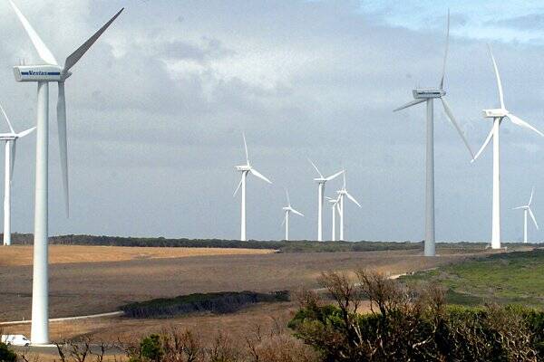 100-turbine wind farm set for Lake Echo