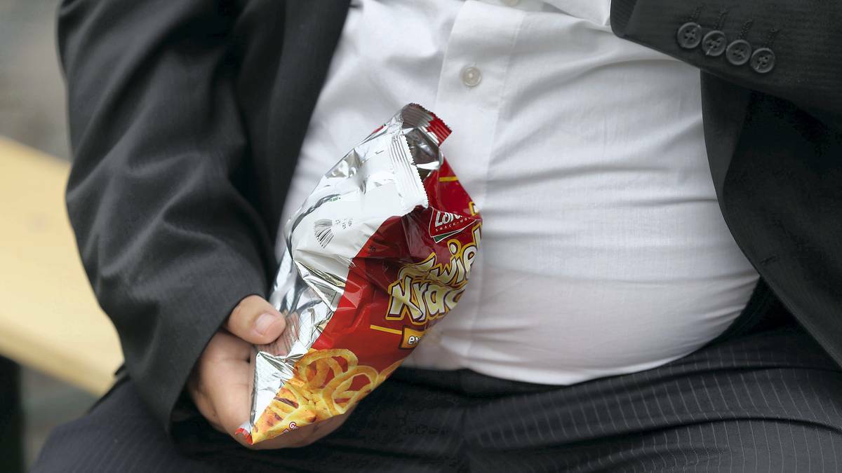 Pollies push for limit to unhealthy snacks in hospitals.