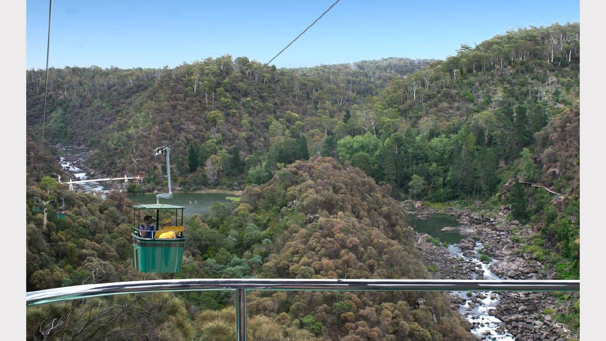 The chairlift would feature four-seated gondolas.