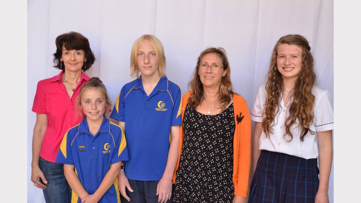 CSIRO Double Helix Club Prizes. Mandy Evans, Piri Bell, and Simon Zinzovski, all of Lansdowne Crescent Primary School, Jenni Burdon, of CSIRO Education, and Ella Hilder, representative of Taroona High School.