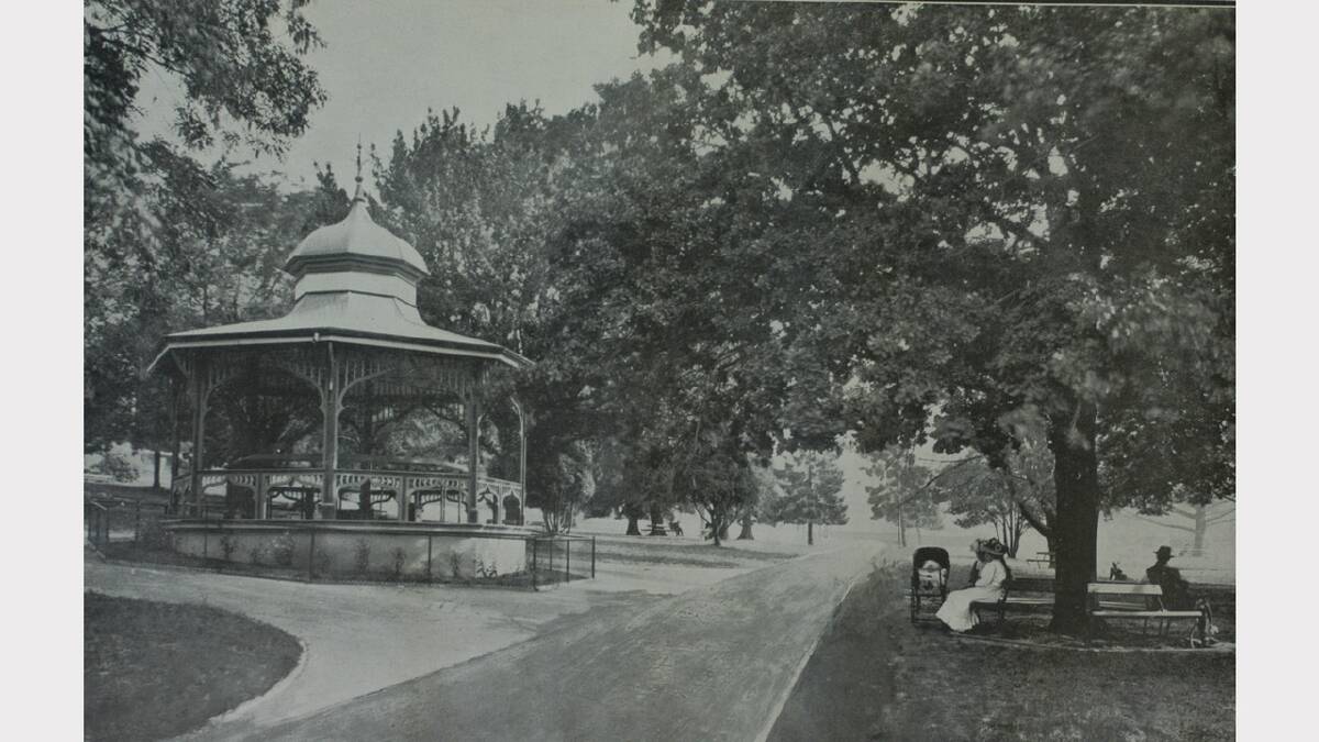In the City Park, Launceston. The Weekly Courier, December 23, 1909.