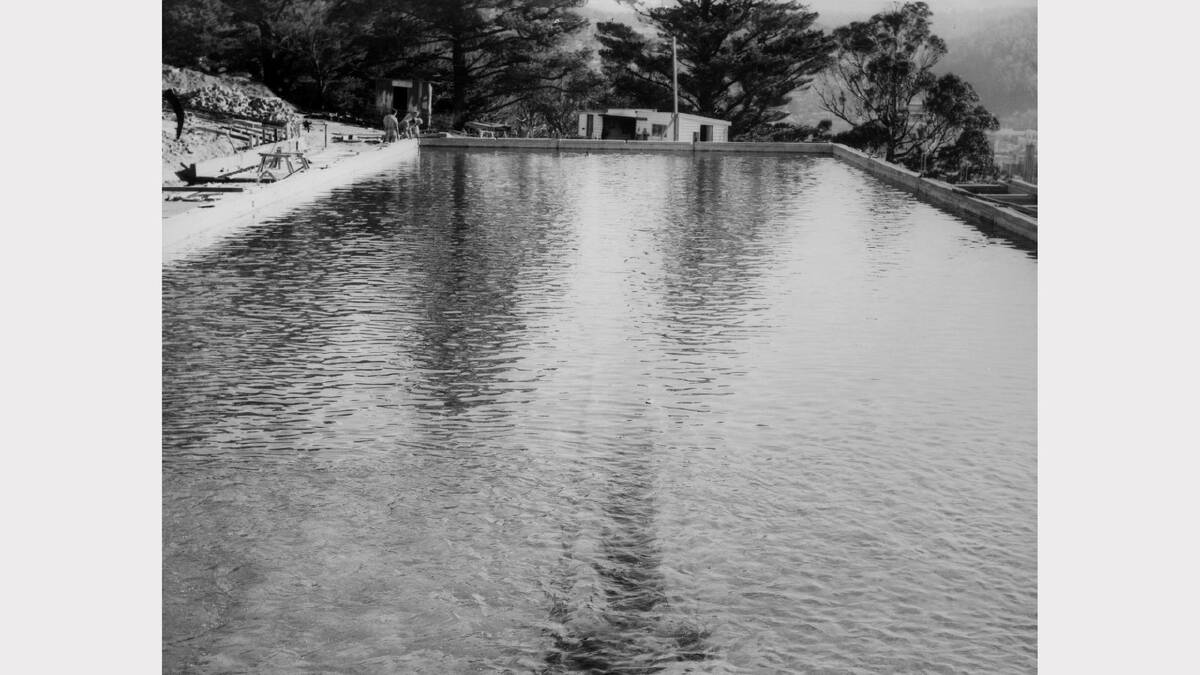 The Olympic Pool at Windmill Hill in December 1962.