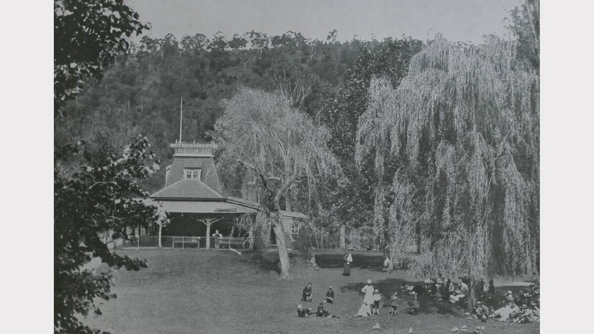 The lawn and tea-house at Cataract Cliff Grounds. The Weekly Courier, November 6, 1929.