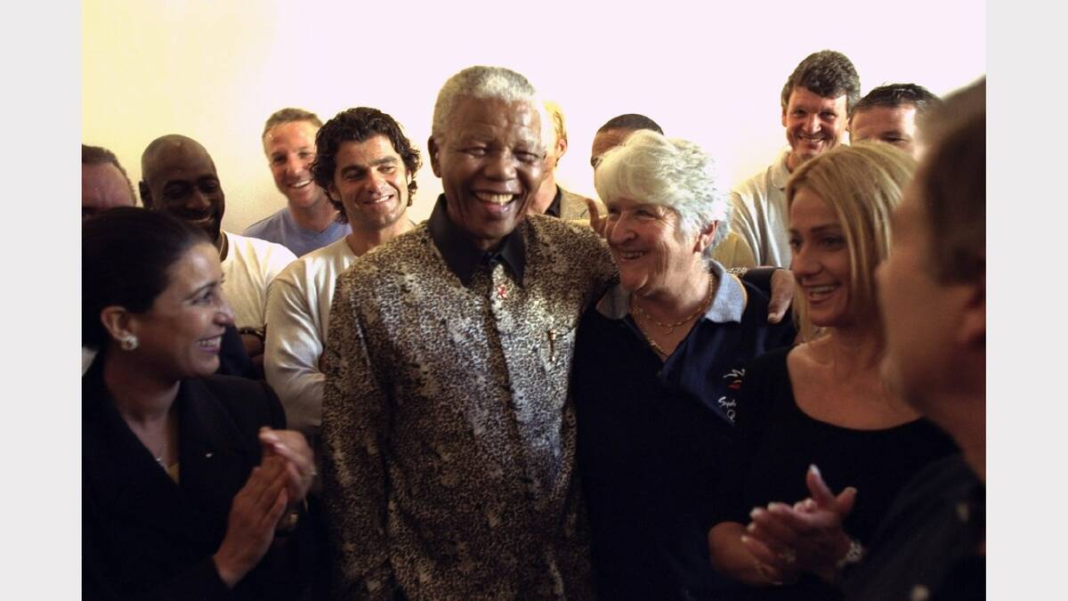 23 May 2000:  Nelson Mandela with Academy Members Dawn Fraser, Laureus Sports Awards, Monaco. 