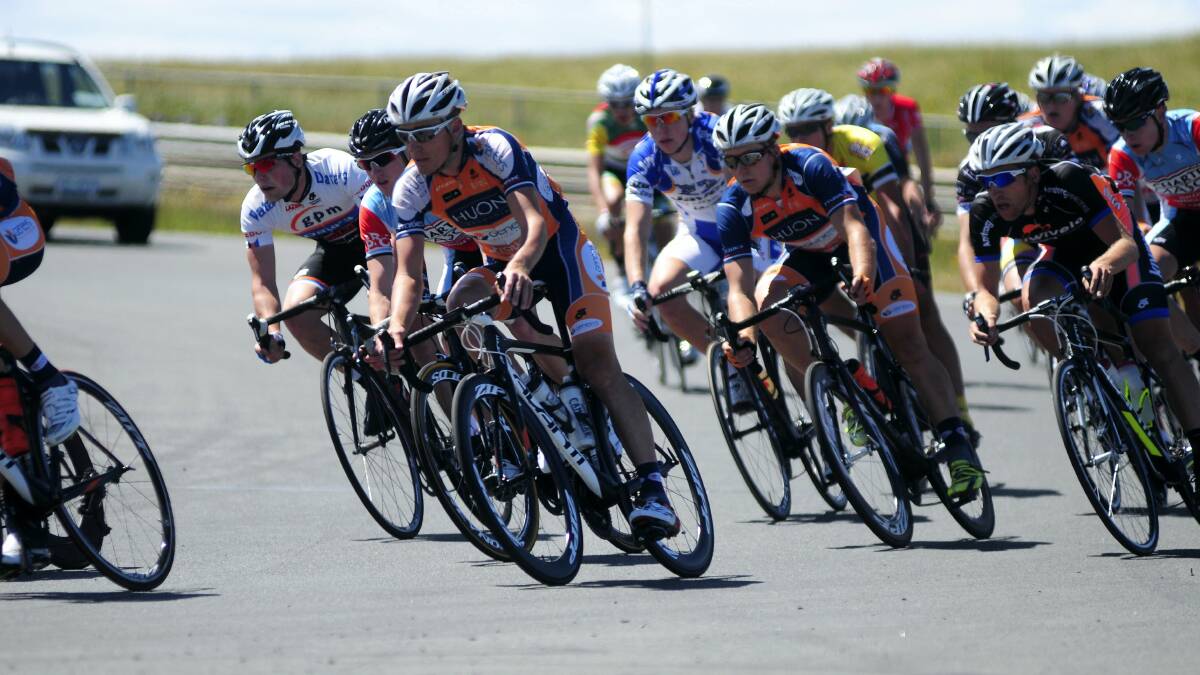 Anthony Giacoppo, of Sydney,  leads the field through a corner in yesterday's sprint event at Symmons Plains.  Picture: PETER SANDERS.
